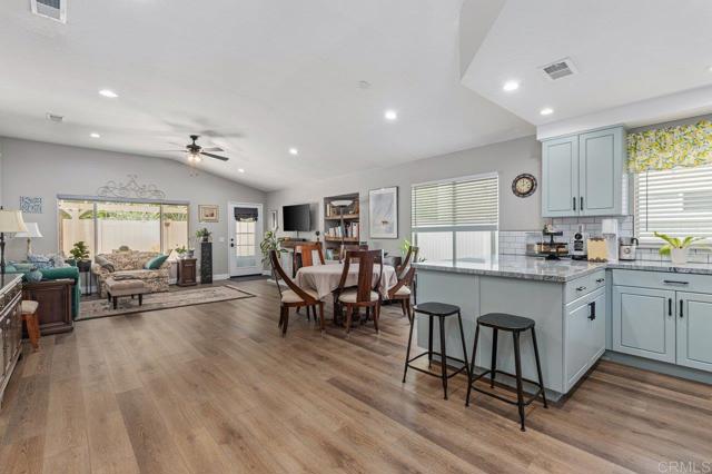 31655 Loma Linda, Temecula CA: https://media.crmls.org/mediaz/7927e5ef-448d-4a16-8dc4-407ee6f8302e.jpg
