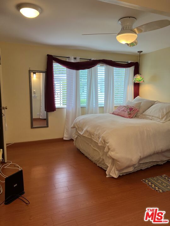 4575 Inglewood Boulevard, Culver City CA: https://media.crmls.org/mediaz/7927fdc6-c533-493c-8370-085972c8b438.jpg