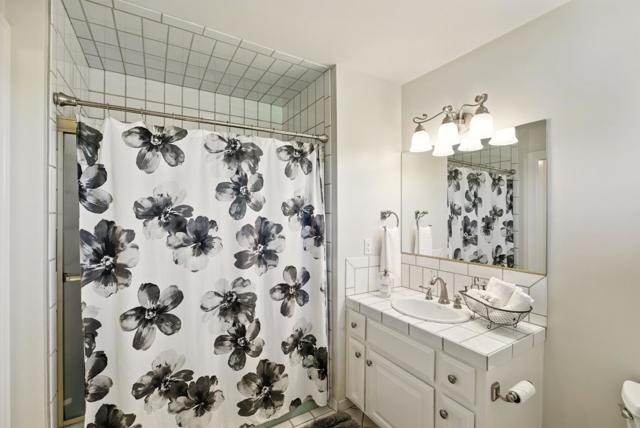 2525 Bridle Path Drive, Gilroy CA: https://media.crmls.org/mediaz/7928bcf0-d9fd-40bf-9639-0d49543ec056.jpg