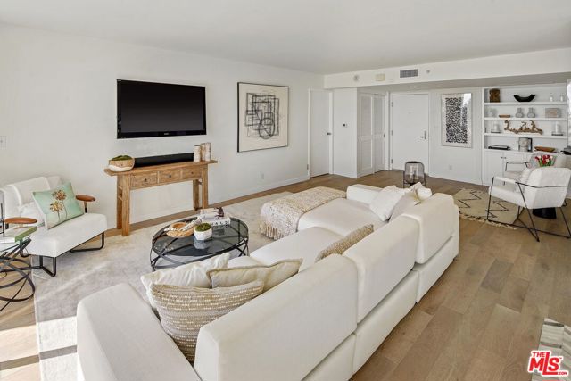 201 OCEAN Avenue, Santa Monica CA: https://media.crmls.org/mediaz/7929b0c6-8bfb-4d7a-80bc-dc951451fdc3.jpg