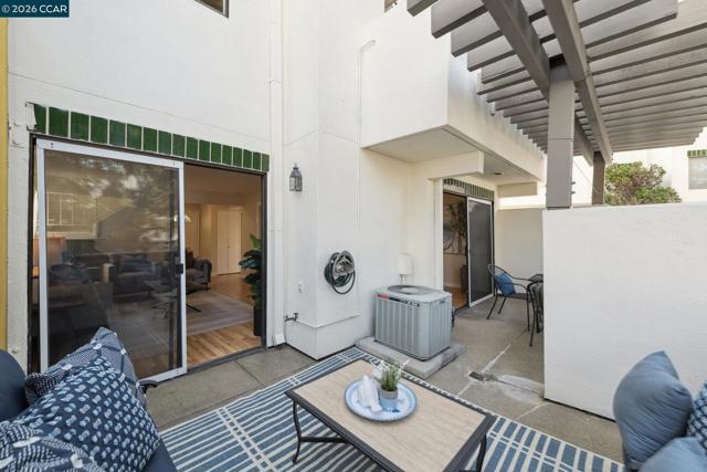 68 Mozden Ln, Pleasant Hill CA: https://media.crmls.org/mediaz/7929d1b4-ae59-41de-9e7c-3590b2170be4.jpg