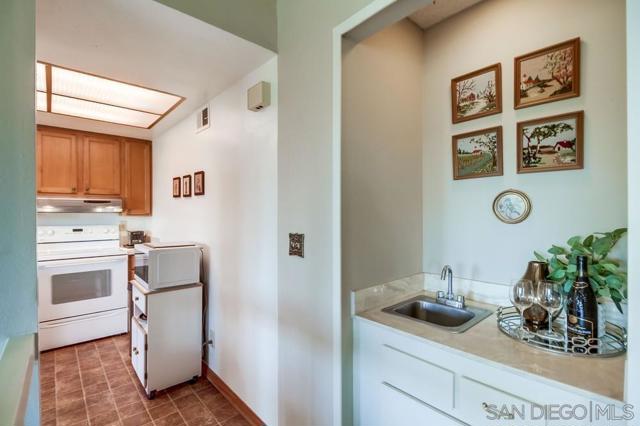 5430 Baltimore Drive Unit 72, La Mesa CA: https://media.crmls.org/mediaz/7929ea0f-bf8d-4d49-b71f-1143d441ddb7.jpg
