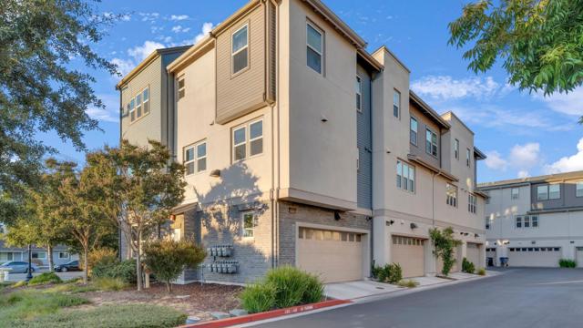 820 E Duane Avenue, Sunnyvale CA: https://media.crmls.org/mediaz/792ac189-a990-4a8d-aeca-d57f4d521a08.jpg