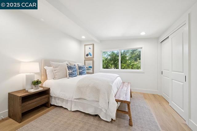 26 Berkeley Ave, Orinda CA: https://media.crmls.org/mediaz/792b1e45-854c-4156-bcd7-8c97d840047c.jpg