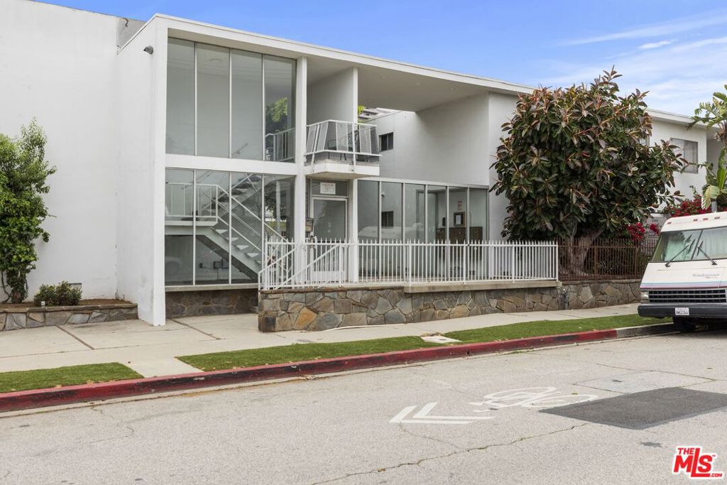 1295 FEDERAL Avenue #25