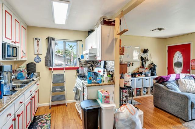 12004 06 Winter Gardens Dr, Lakeside CA: https://media.crmls.org/mediaz/792c0028-0b62-41ba-a9d6-decd8aa75a37.jpg