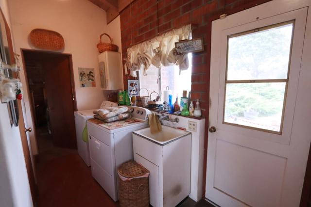 211 Smith Road, Watsonville CA: https://media.crmls.org/mediaz/792c5610-4bd0-47a5-bb06-d4f62db6802c.jpg