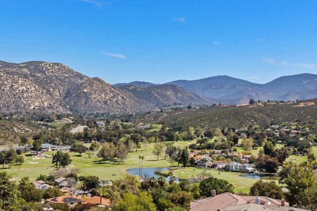 23742 Calistoga Pl, Ramona CA: https://media.crmls.org/mediaz/792c78b5-ec66-4f70-823c-bfa7d99cef01.jpg