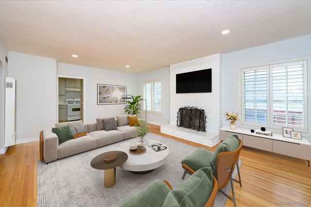 2486 CALLE SERENA, San Diego CA: https://media.crmls.org/mediaz/792cf68f-483e-4988-b239-7f3f32d62f5f.jpg