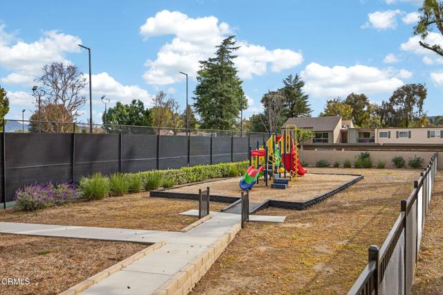 Detail Gallery Image 42 of 46 For 25702 Vista Fairways Dr, Valencia,  CA 91355 - 2 Beds | 2 Baths