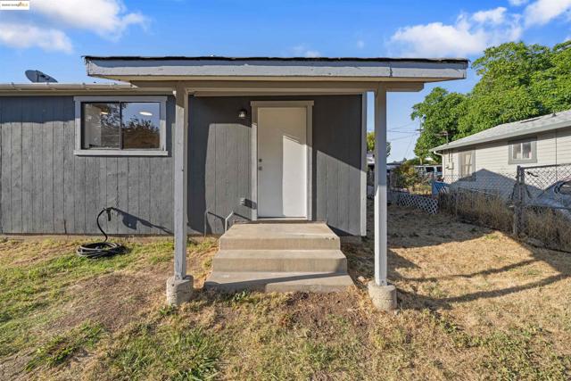 4040 Ellis Rd, Martinez CA: https://media.crmls.org/mediaz/792d4959-7777-45bb-bd8a-8b76502363bf.jpg