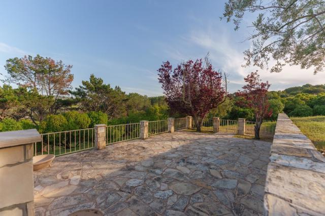 54 Corral De Tierra Road, Salinas CA: https://media.crmls.org/mediaz/792dae54-bdc1-4e22-93c2-0d7099e322f9.jpg
