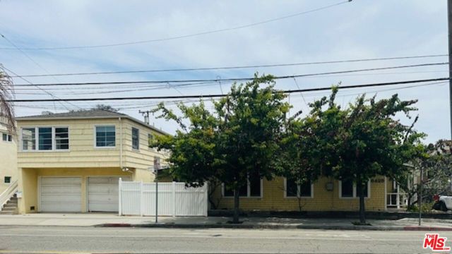 6425 E Ocean Boulevard, Long Beach CA: https://media.crmls.org/mediaz/792e0151-2ffc-488f-a842-1ecc2743a1d4.jpg