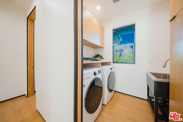 5141 Varna Avenue, Sherman Oaks CA: https://media.crmls.org/mediaz/792e2462-aaf7-448e-8b28-f4796abb8cab.jpg