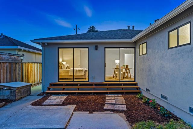 164 Wisteria Drive, East Palo Alto CA: https://media.crmls.org/mediaz/792e3776-a474-4c36-b71d-6f318ca3e2a4.jpg