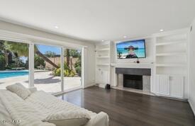 18520 Asuncion Street, Porter Ranch CA: https://media.crmls.org/mediaz/792f546a-f97d-4ea2-995d-5e38f74e07e2.jpg