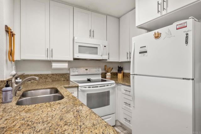 Detail Gallery Image 9 of 44 For 999 N Pacific St #C201,  Oceanside,  CA 92054 - 1 Beds | 1 Baths