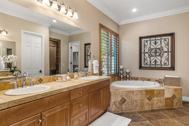 56925 Mountain, La Quinta CA: https://media.crmls.org/mediaz/79308e8b-33fa-498e-b570-25d926823577.jpg