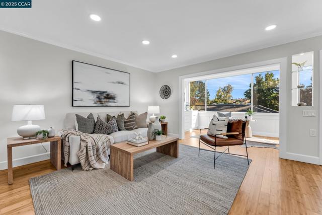 1200 Leisure Ln, Walnut Creek CA: https://media.crmls.org/mediaz/7930d67b-5874-4a83-b5b7-18adcf85113e.jpg