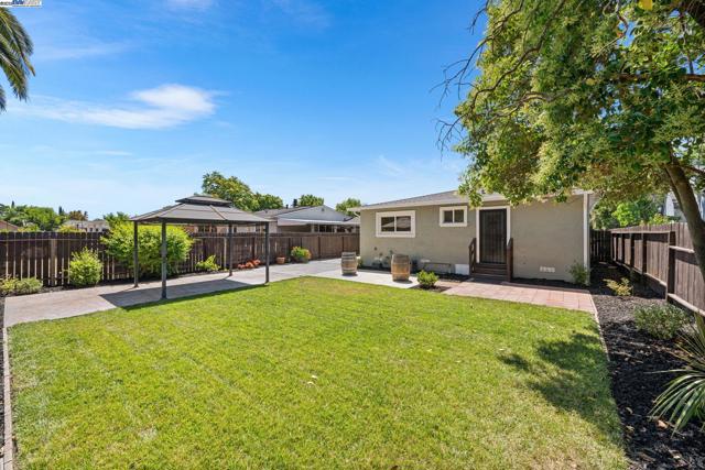 1244 Locust St, Livermore CA: https://media.crmls.org/mediaz/7930da73-f24c-43e9-9353-b6a7fde19186.jpg