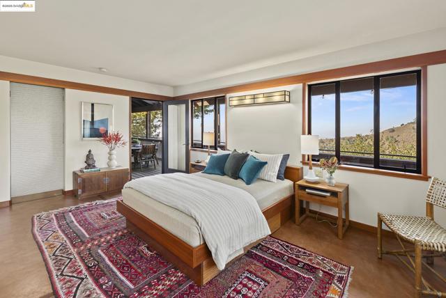 25 Dartmouth Dr, Berkeley CA: https://media.crmls.org/mediaz/793168f4-2c3e-44f0-a87e-a6990862111c.jpg