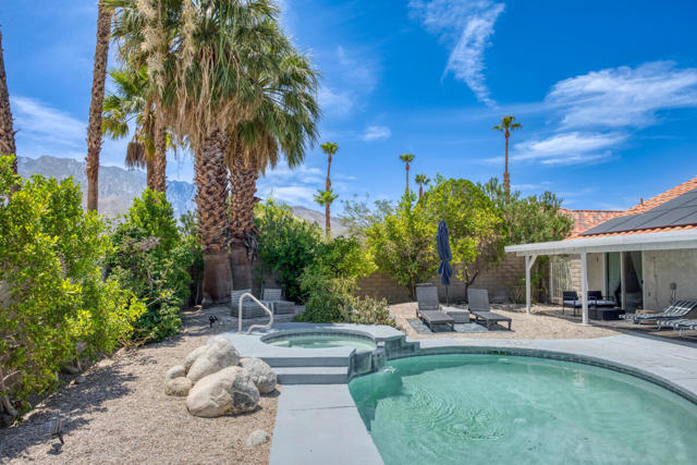 1479 E Francis Drive, Palm Springs CA: https://media.crmls.org/mediaz/79317ec0-6b0d-45ba-9c43-08eee9b9ec2e.jpg