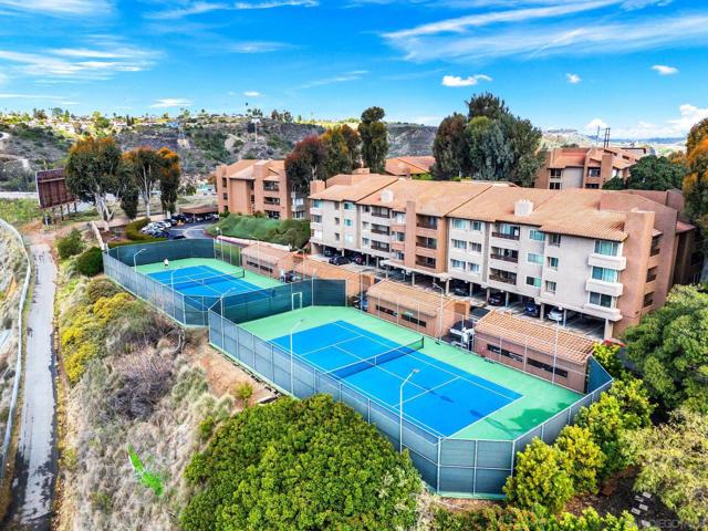 10250 Caminito Cuervo, San Diego CA: https://media.crmls.org/mediaz/79323860-6eab-4e28-a637-ac6ae75156f9.jpg