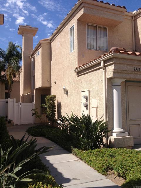 1374 Serena Circle, Chula Vista CA: https://media.crmls.org/mediaz/79327631-00d5-4238-8005-76fde5ebaea0.jpg