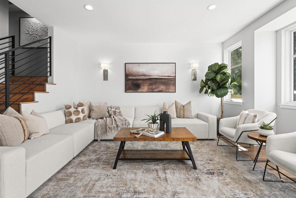 215 2nd St - photo 10