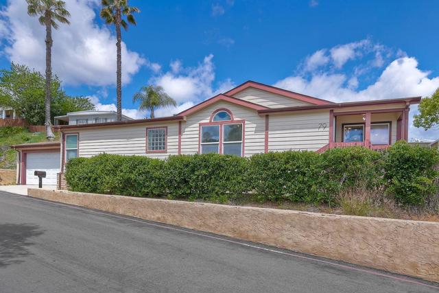13162 Highway 8 Business, El Cajon CA: https://media.crmls.org/mediaz/79330693-88d3-4afa-b1e8-fd858e0d6795.jpg