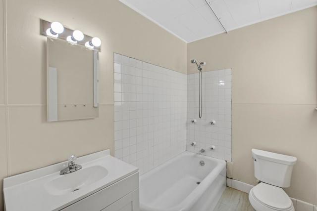 222 Holyoke, San Francisco CA: https://media.crmls.org/mediaz/7933747e-6fd7-4071-a0a0-54e46de6b3ad.jpg