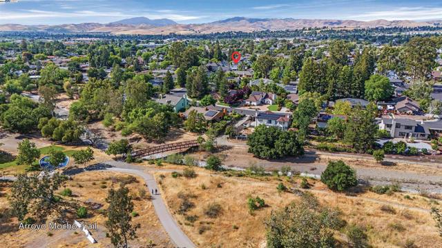 1153 Sherry Way, Livermore CA: https://media.crmls.org/mediaz/7934800e-9fb6-4821-b200-a1387ad86364.jpg