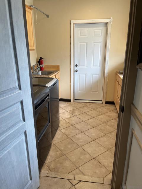 9435 Morcado Cir, La Mesa CA: https://media.crmls.org/mediaz/79354a51-e30f-42db-99f6-bb506c1b4b55.jpg
