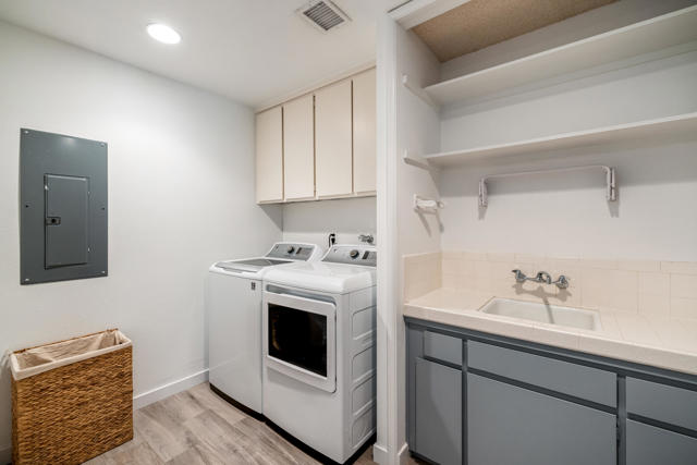 Image 29 of 35 For 580 Panga Way