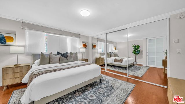 1130 9th Street, Santa Monica CA: https://media.crmls.org/mediaz/79365d6f-59e6-49b1-9e1a-f61b80468685.jpg