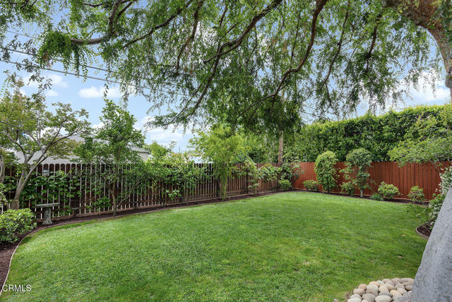2250 Cooley Place, Pasadena CA: https://media.crmls.org/mediaz/79368a71-bd90-4325-91f2-093e2bf0b27f.jpg
