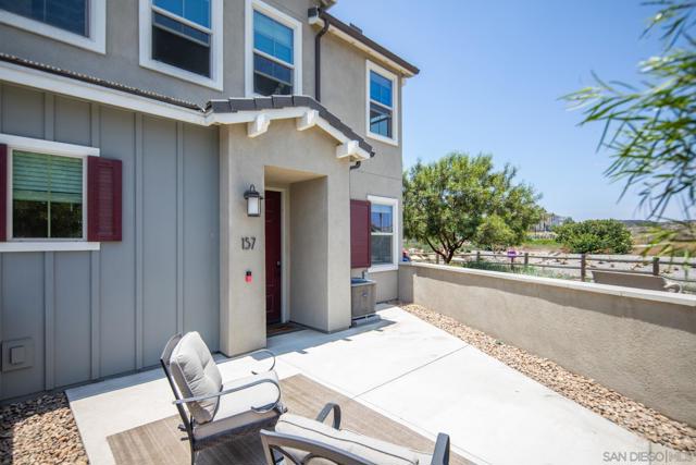 1257 Calle Datura, Chula Vista CA: https://media.crmls.org/mediaz/7938032b-8967-4b3d-bb3d-89edd12cf57d.jpg