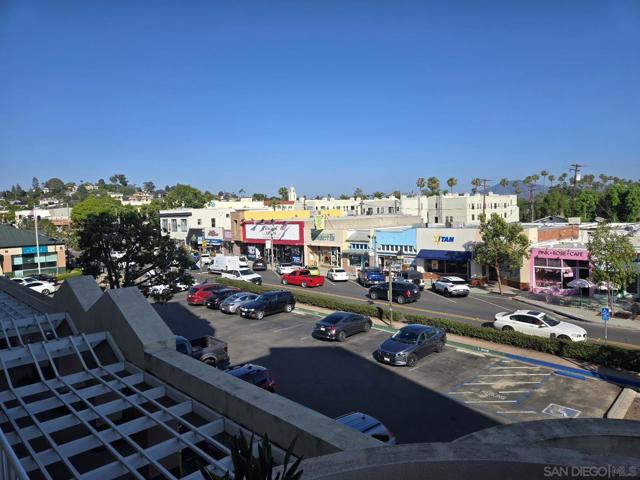 4701 Date, La Mesa CA: https://media.crmls.org/mediaz/793910c8-2439-4a4a-8b90-80a4567f242b.jpg