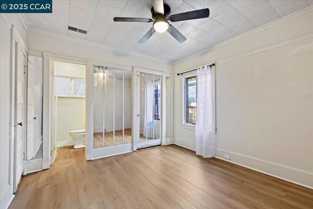 3220 Champion St, Oakland CA: https://media.crmls.org/mediaz/793945a2-e038-458a-b589-127a93341c50.jpg