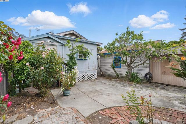 Image 24 of 40 For 1307 California Dr