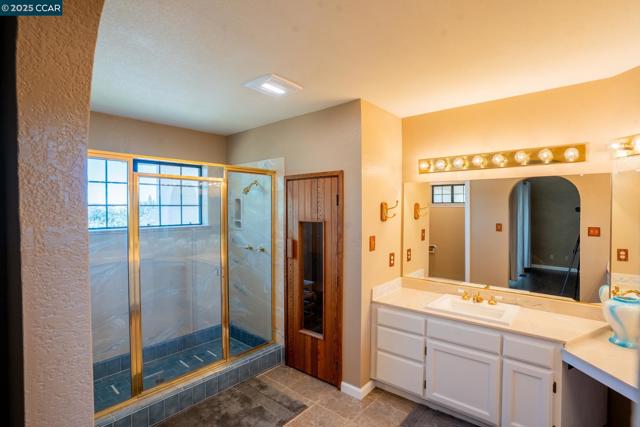643 Old Course Ct, Valley Springs CA: https://media.crmls.org/mediaz/79397ef9-1b3d-46db-8d6a-601976c184d9.jpg