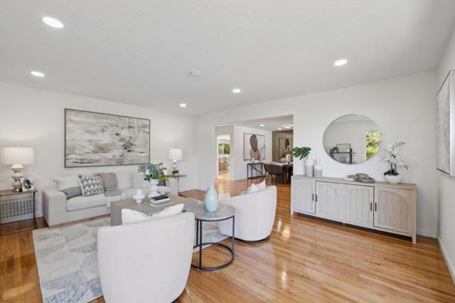 2985 Trousdale Drive, Burlingame CA: https://media.crmls.org/mediaz/793a22a7-f9ba-40d7-91a0-133ba4eb7e8a.jpg