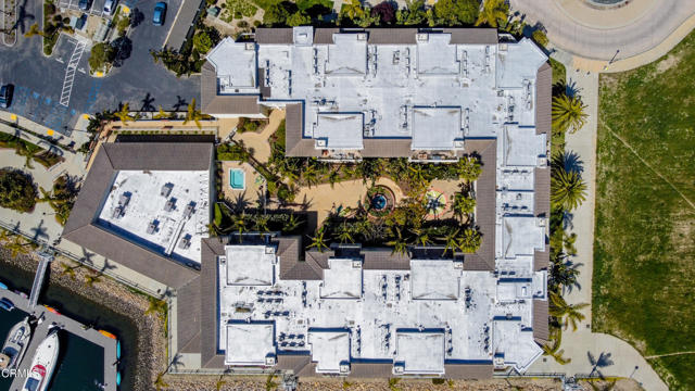 4282 Tradewinds Drive, Oxnard CA: https://media.crmls.org/mediaz/793a5708-1eba-492c-9db8-8ca1c8f531a8.jpg
