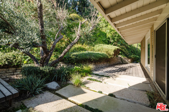 1984 Outpost Circle, Los Angeles, California 90068, 3 Bedrooms Bedrooms, ,2 BathroomsBathrooms,Single Family Residence,For Sale,Outpost,24376151