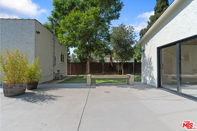 4031 Edenhurst Avenue, Los Angeles CA: https://media.crmls.org/mediaz/793aa7ba-9d51-4d99-aace-80b244a66584.jpg