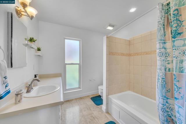 2690 Doidge Ave, Pinole CA: https://media.crmls.org/mediaz/793b03fb-7b26-4b0b-8be3-3ddeb8254129.jpg