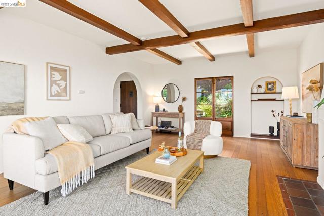 636 Euclid Ave, Berkeley CA: https://media.crmls.org/mediaz/793ba82e-7627-4f58-b871-a13cb0f1079a.jpg