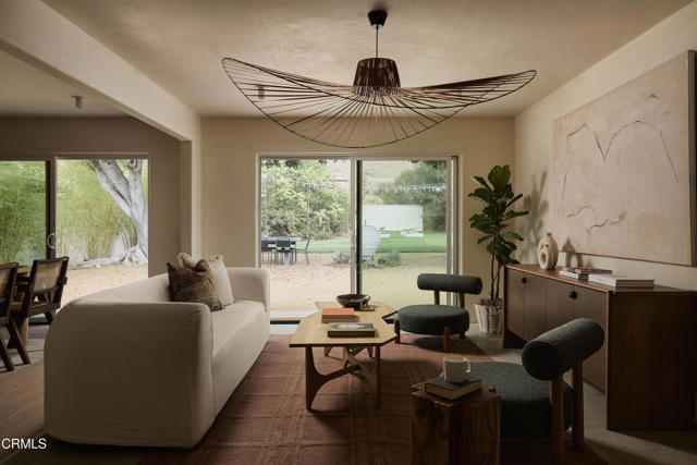 Detail Gallery Image 4 of 30 For 4781 Round Top Dr, Los Angeles,  CA 90065 - 3 Beds | 2 Baths