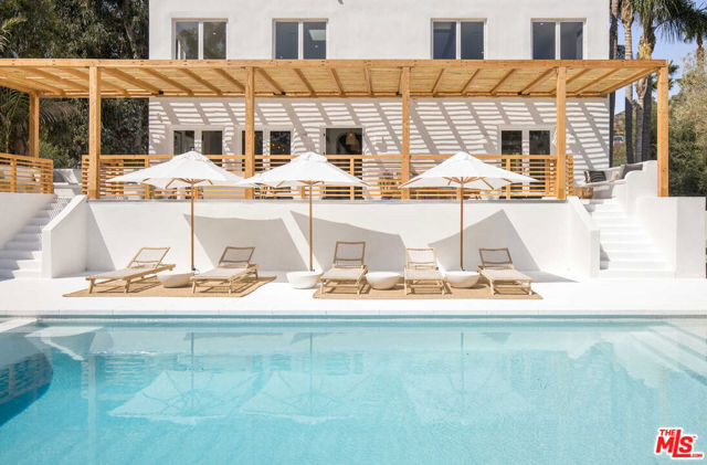 27405 Pacific Coast Highway, Malibu CA: https://media.crmls.org/mediaz/793d7e06-7c85-47c3-8773-5be591a4f400.jpg