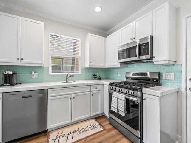 Detail Gallery Image 10 of 44 For 780 Anchor Cove, San Diego,  CA 92154 - 2 Beds | 2 Baths